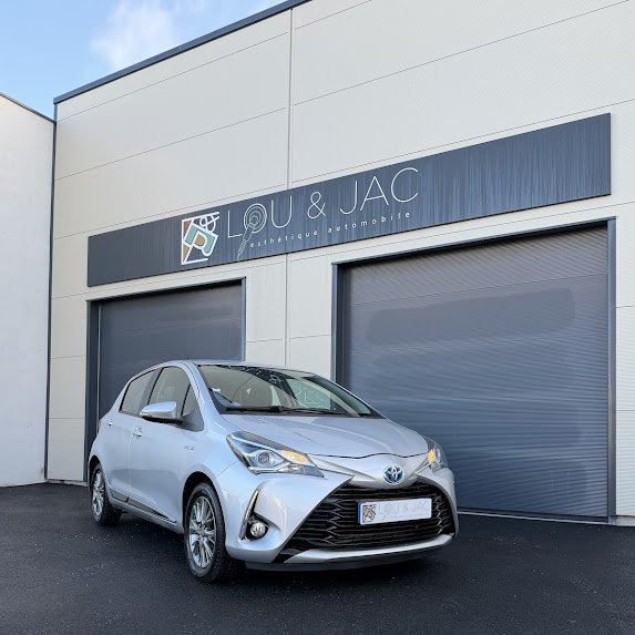 TOYOTA YARIS (Remise à propre avant vente Le Thor Lagnes Fontaine de Vaucluse)