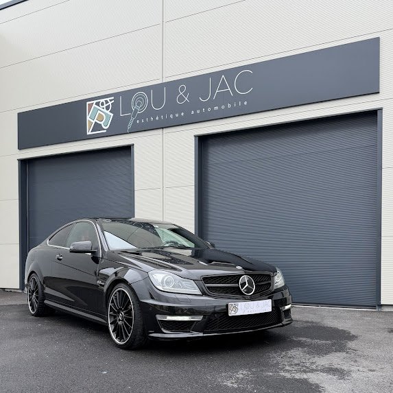MERCEDES CLASSE C63 AMG (Nettoyage Intérieur extérieur Isle sur la Sorgue Lagnes)
